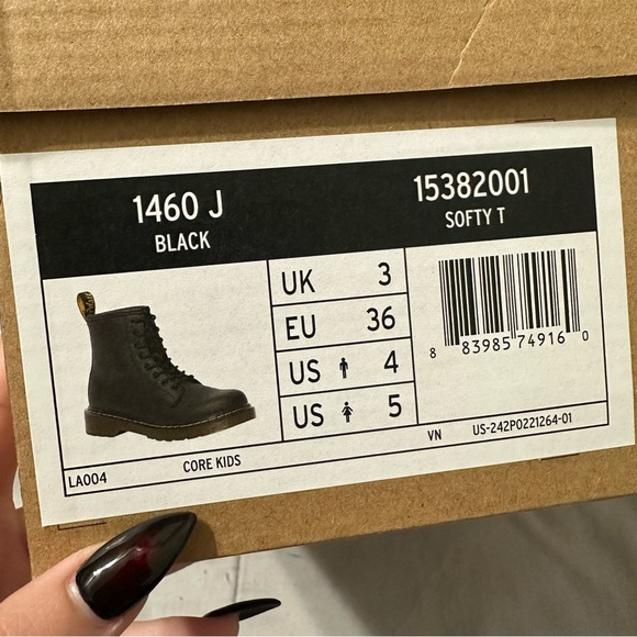 Brand new 1460 doc martens size 5 women’s - Picture 3 of 3